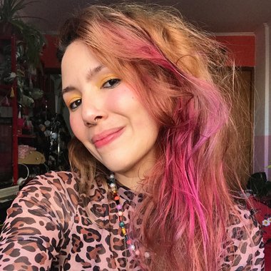 Izzie P. - Freelance Textile Designer