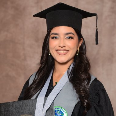 VICTORIA C. - Freelance Digital Marketer