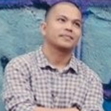 Karl R. - Freelance Designer