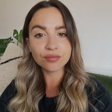 Ele S. - Freelance Ecommerce Developer