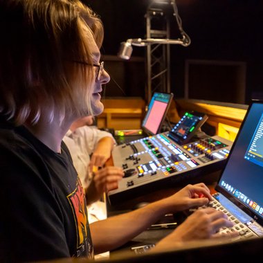 nickbredprod - Freelance Stagehand