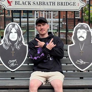 Hubert M. - Freelance Motion Graphic Designer