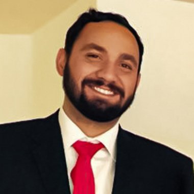 Martín P. - Freelance Graphic Designer