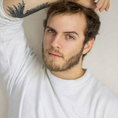 Rosso869 - Freelance Graphic Designer