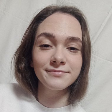 Julia K. - Freelance Filmmaker