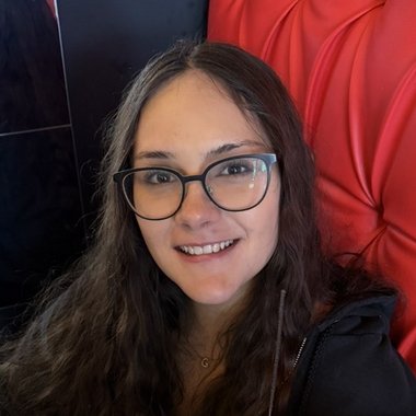 Sarah L. - Freelance Graphic Designer