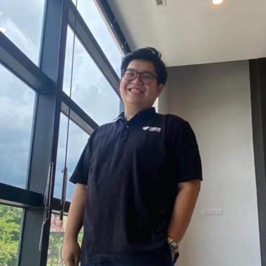 Simon L. - Freelance Digital Marketer