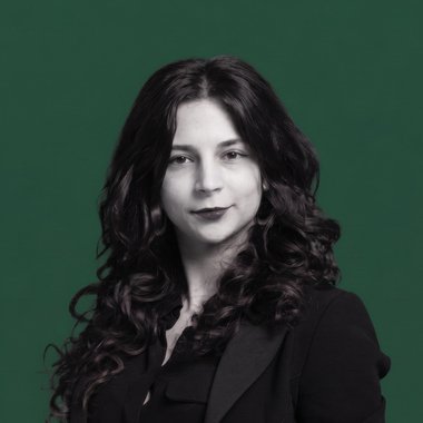 Mara D. - Freelance Designer