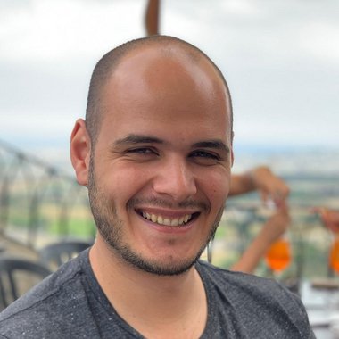 Fredrik S. - Freelance Designer