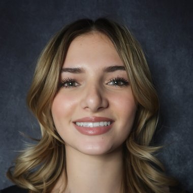 Ella Y. - Freelance Social Media Manager