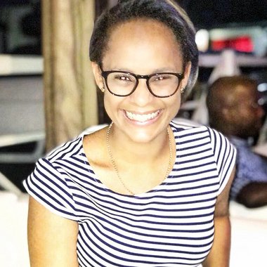 Roweda P. - Freelance Graphic Designer