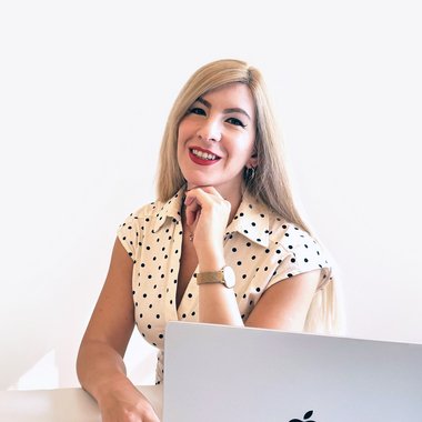 Helena Z. - Freelance Brand Designer