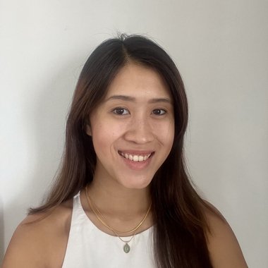 Belle C. - Freelance Community Manager