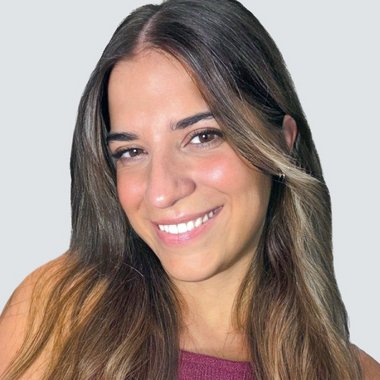 Mariana F. - Freelance Brand Designer