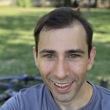 Lucas M. - Freelance Dancer