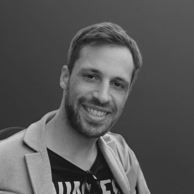 Eduardo B. - Freelance Designer