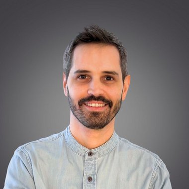 Santiago M. - Freelance Digital Marketer