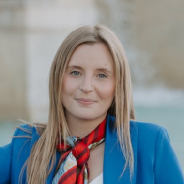 Melissa M. - Freelance Brand Designer