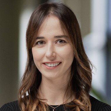 Marta L. - Freelance Presentation Designer