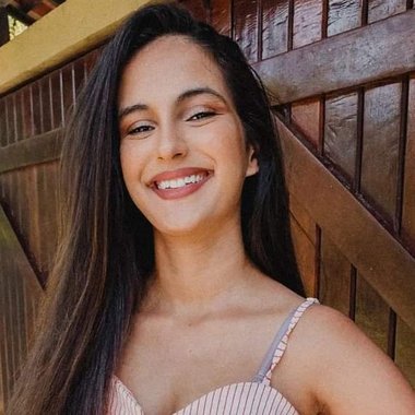 Aniele M. - Freelance Web Designer