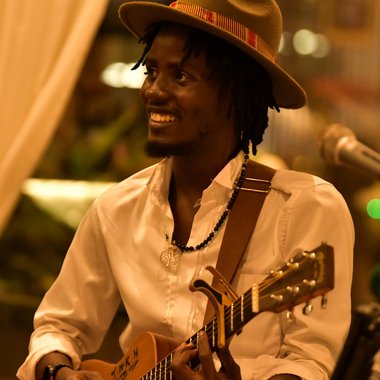 Andereya B. - Freelance Guitarist