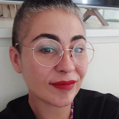 Maya R. - Freelance Presentation Designer