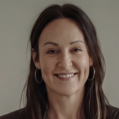 Amanda S. - Freelance Designer