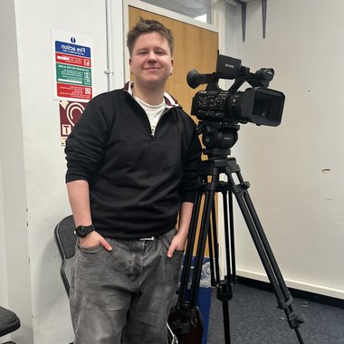 Jordyn R. - Freelance Camera Operator