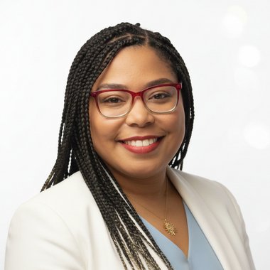 Charlotte G. - Freelance Brand Designer