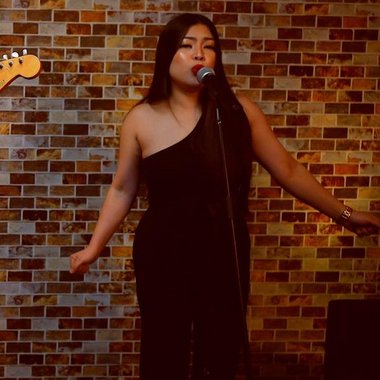 Thomienette - Freelance Singer