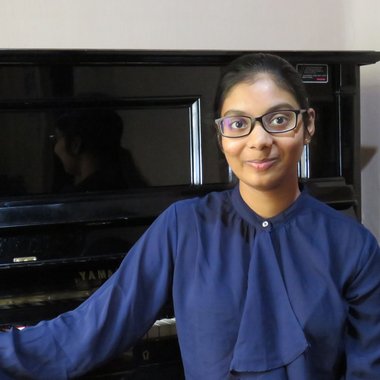 Hashini H. - Freelance Singer