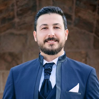 AHMAD H. - Freelance Graphic Designer