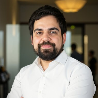 Claudio E. - Freelance Brand Strategist