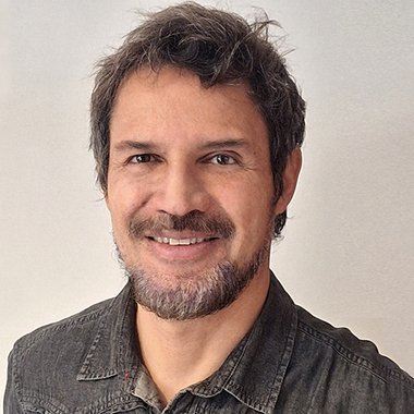 Marcelo R. - Freelance Brand Designer