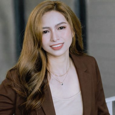 Klyde J. - Freelance Graphic Designer