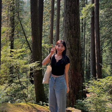 Chloe Z. - Freelance Web Developer