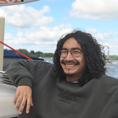 Sebastian L. - Freelance Bassist