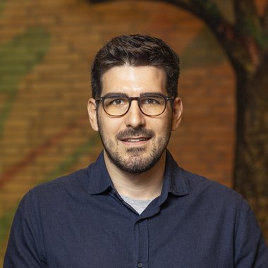 Georgios L. - Freelance Graphic Designer