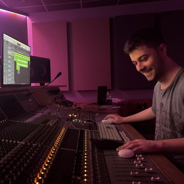 Borna G. - Freelance Mixing Engineer