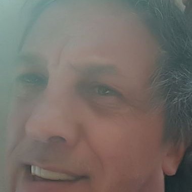 Robert Z. - Freelance Web Designer