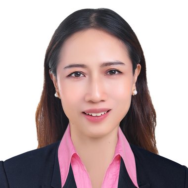 Mary S. - Freelance Graphic Designer