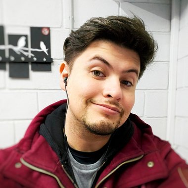 Marcos P. - Freelance Graphic Designer