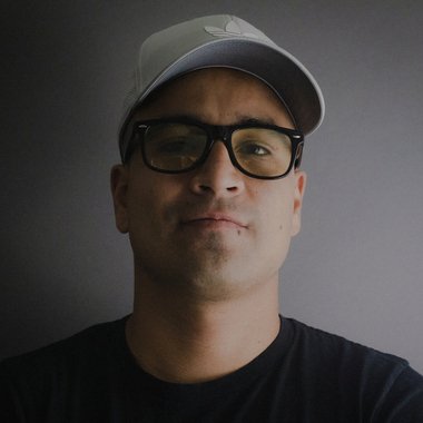 LUIS E. - Freelance Web Designer