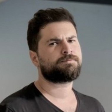 Kemal D. - Freelance Designer