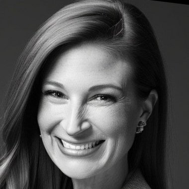 Elizabeth N. - Freelance Digital Marketer