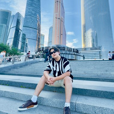 Lu Y. - Freelance Motion Graphic Designer