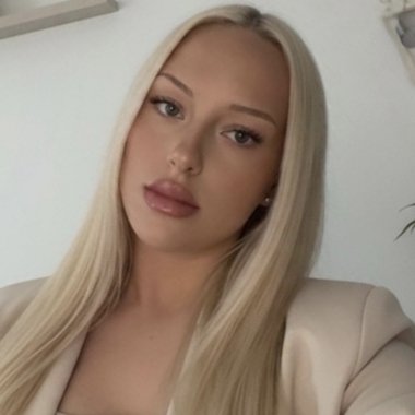 Anika H. - Freelance Video Editor