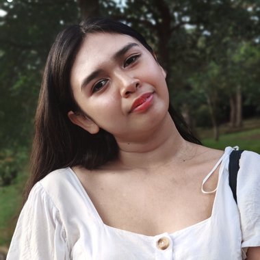 Evanny L. - Freelance Designer