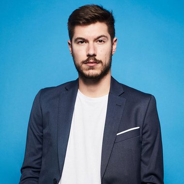 Adrián - Freelance Motion Graphic Designer