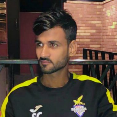 Aamir F. - Freelance Artworker